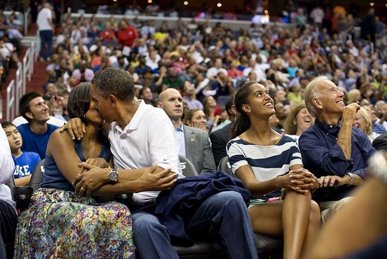 Barack Obamanın ağ evin fotoqrafı tərəfindən çəkilən 25 maraqlı FOTOSU