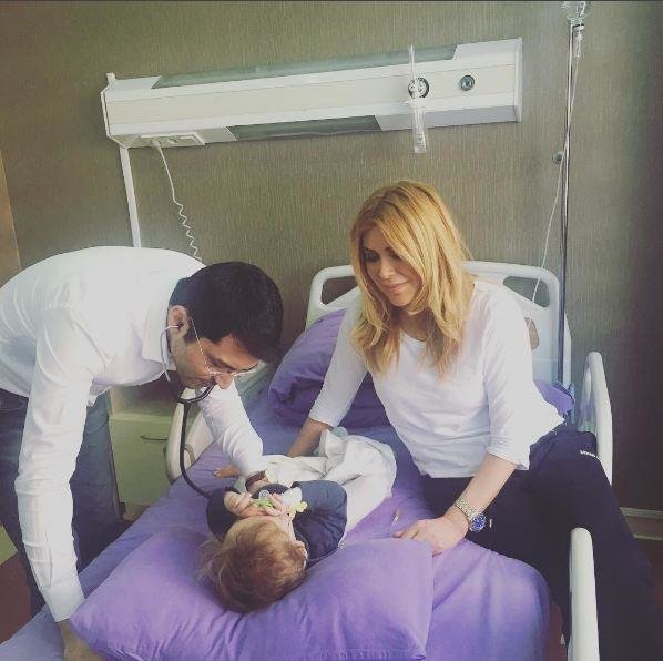Xoşqədəmin əkizlərinin vəziyyəti pisləşdi, xəstəxanalıq oldular: 