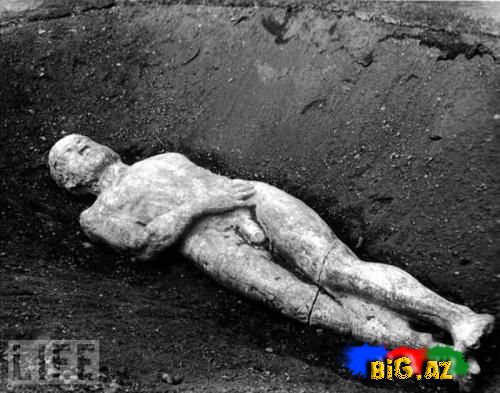 Bu məşhur başqa planetdən gələn canlının meyitini yardı? - ŞOK İDDİA