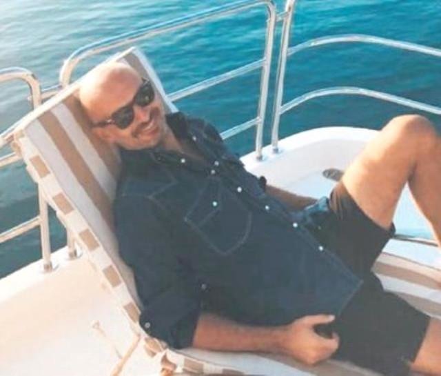 40 yaşlı aparıcı onunla sevgilidir - FOTO