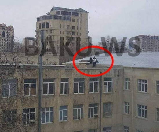 Məktəb binasında şagirdlər "&ouml;l&uuml;m"lə oynayır - FOTO