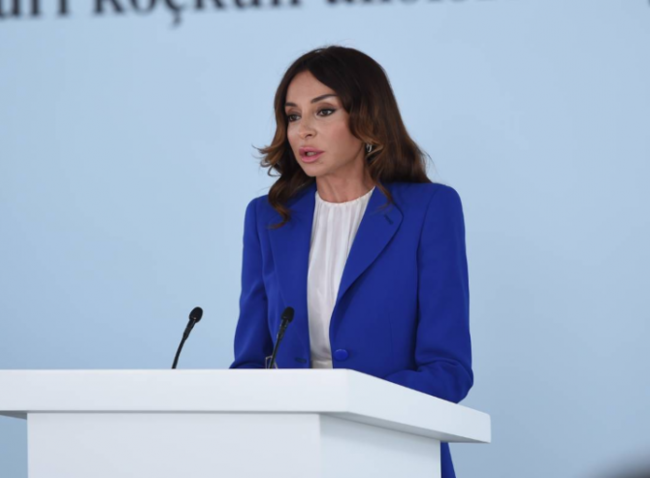 Rusiya Azərbaycanın birinci xanımı Mehriban Əliyevanı stil ikonası elan etdi - FOTOLAR