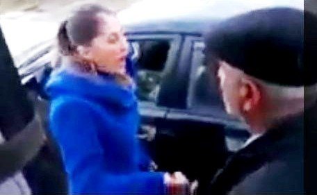 Bakıda BİABIRÇILIQ: Qadın avtobusda sürücü ilə... ( +18 VİDEO)