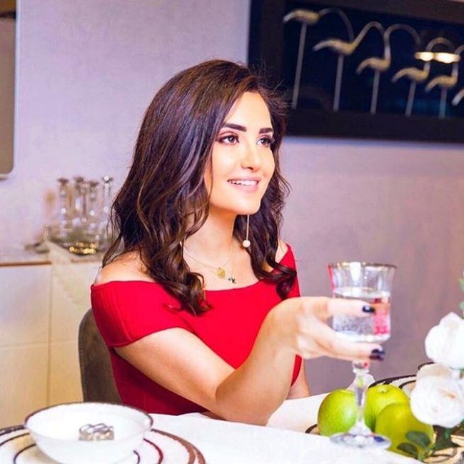 Aydan 9 il sonra efirə qayıtdı