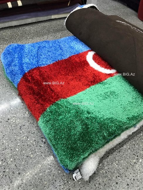 Ayaqaltılara Azərbaycan bayrağını, gerbini və xəritəsini həkk etdilər - BAKIDA RƏZALƏT