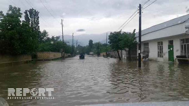 Qaxda DƏHŞƏTLİ FƏLAKƏT: sakinlər qorxu içində - FOTOLAR