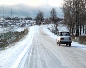 Şamaxı və İsmayıllıda yollar buz bağlayıb: hərəkət çətinləşib