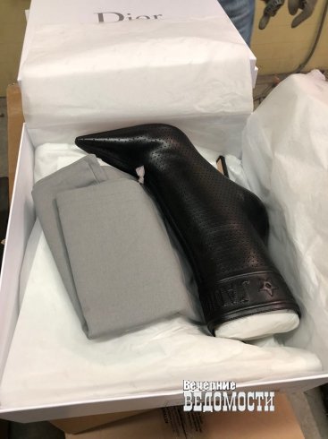 Bakıdan yola salınan 400 min dollarlıq lüks geyim və ayaqqabı TUTULDU - FOTOLAR