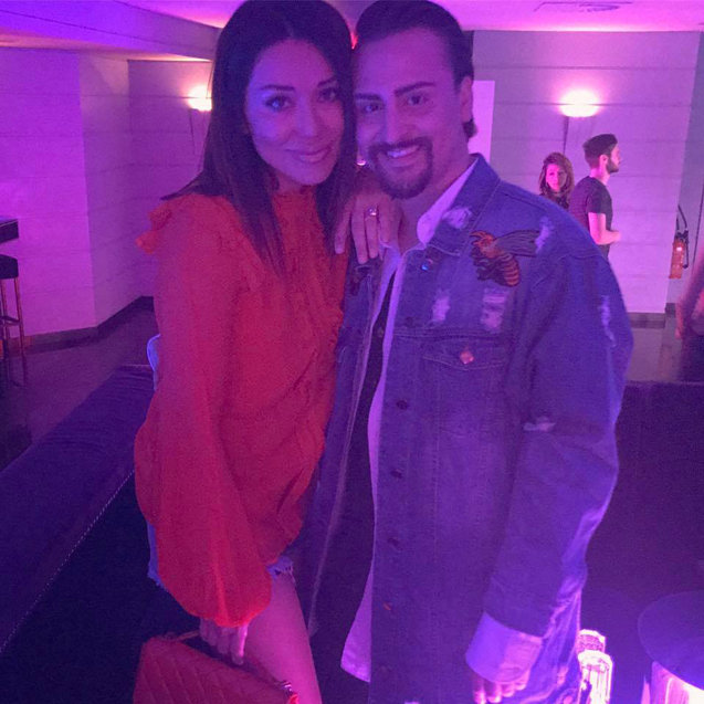 Azərbaycanın ən cazibədar modeli ayaqqabısında sevgilisinə içki içirtdi - BİABIRÇILIQ ( FOTOLAR)