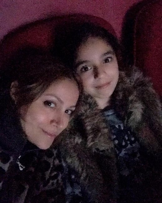 Nigar Camal Londonda yaşayan qızı ilə - FOTO