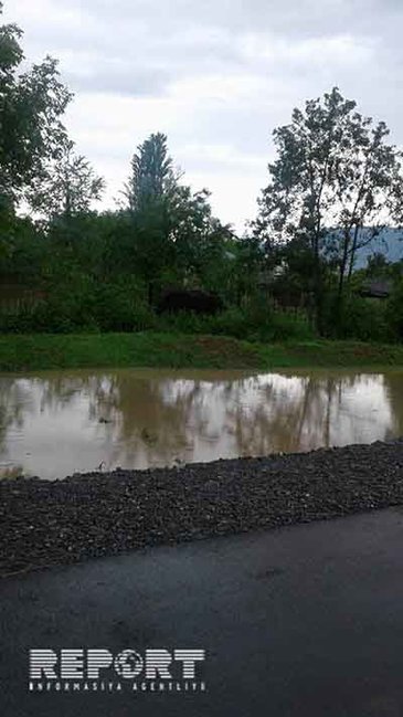Qaxda DƏHŞƏTLİ FƏLAKƏT: sakinlər qorxu içində - FOTOLAR