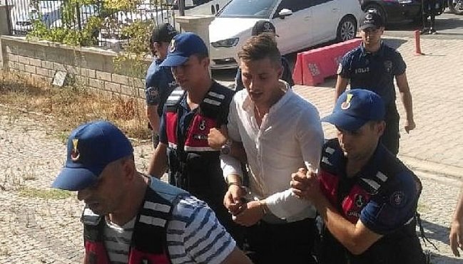 19 yaÅlı gÉnc alimentÉ görÉ atasını ürÉyindÉn bıçaqladı - FOTO