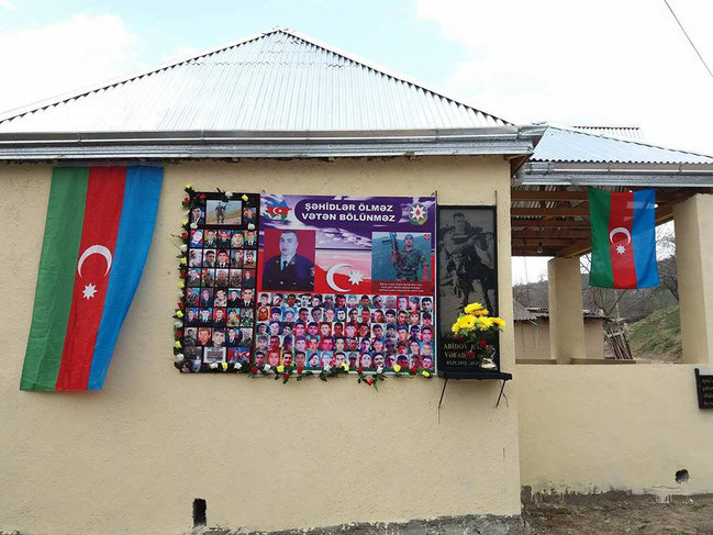 Düşməni pərən-pərən salan iki hərbçimiz qol-boyun şəhid olub - VİDEO