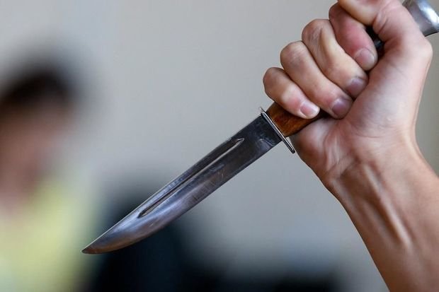 Tanışını bıçaqladıqdan sonra özünü doğradı