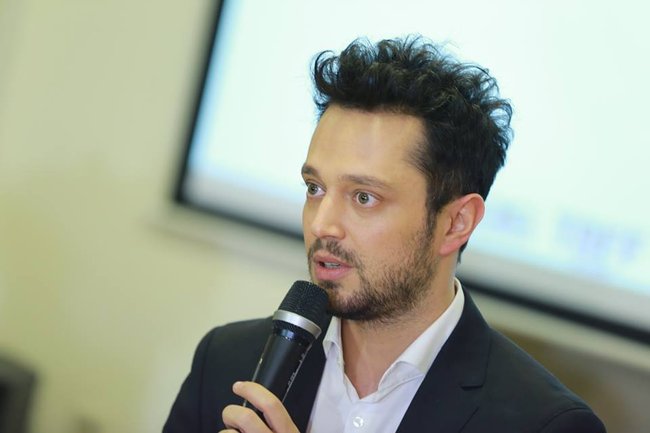"Biz normal öpüşmürdük..." - Murad Boz erotik səhnələrdən danışdı/FOTOLAR