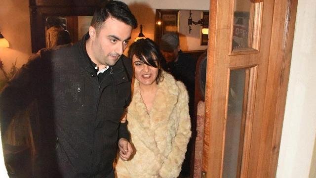 Həddindən artıq içən müğənninin biabırçı halı FOTODA