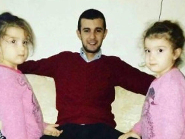 25 yaşlı ana əkiz qızlarını zəhərləyib intihar etdi - FOTO