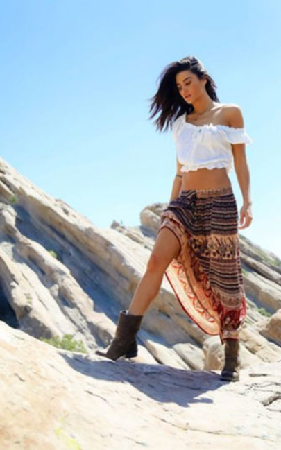 27 yaşlı gözəlçə görün hansı məşhurun qızıdır - FOTOLAR