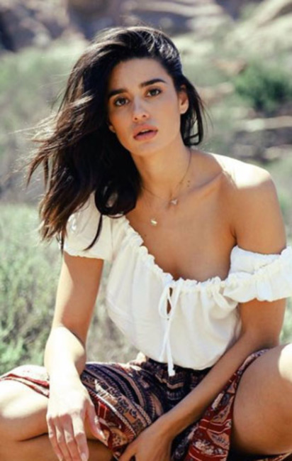 27 yaşlı gözəlçə görün hansı məşhurun qızıdır - FOTOLAR