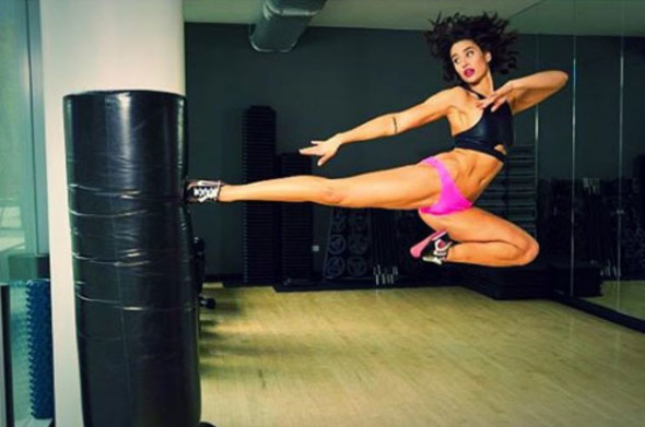 27 yaşlı gözəlçə görün hansı məşhurun qızıdır - FOTOLAR