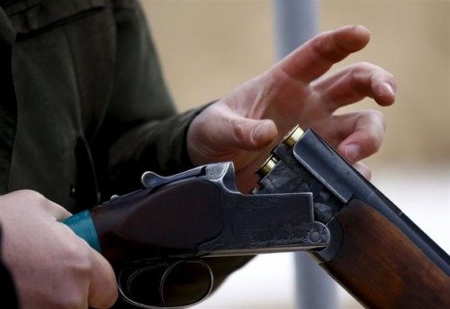 Lənkəranda OLAY: Polisləri tüfənglə hədələdilər Lənkəranda OLAY: Polisləri tüfənglə hədələdilər