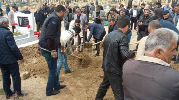 4 ay sonra meyiti tapılan neftçi dəfn edildi - FOTO