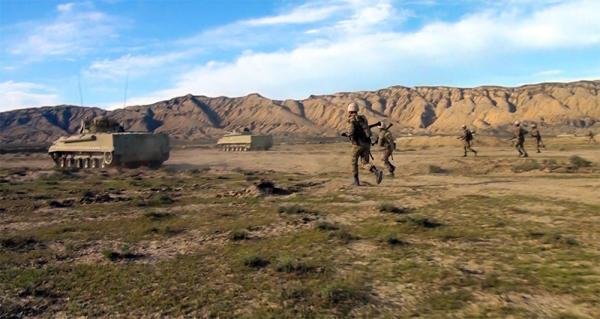 Azərbaycan ordusunun tankları və aviasiya hərəkətə keçdi - FOTOLAR