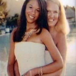 Anasını şaqqalayan qadın qızı ilə görüşdü - VİDEO - FOTO