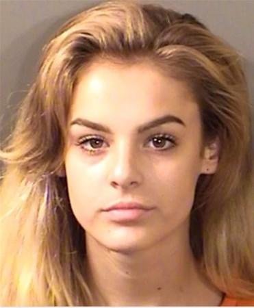 Dünyanın ən gözəl qadın məhbusu - FOTO