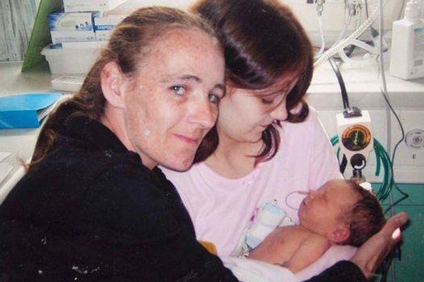 11 yaşında ana olan qadının ikinci övladı dünyaya gəldi - FOTO