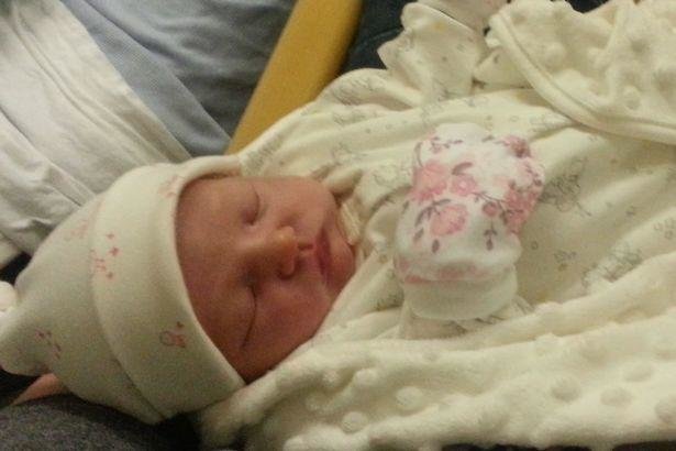 11 yaşında ana olan qadının ikinci övladı dünyaya gəldi - FOTO