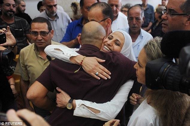 Facebook-dakı statusa görə 5 ay həbs aldı - FOTO