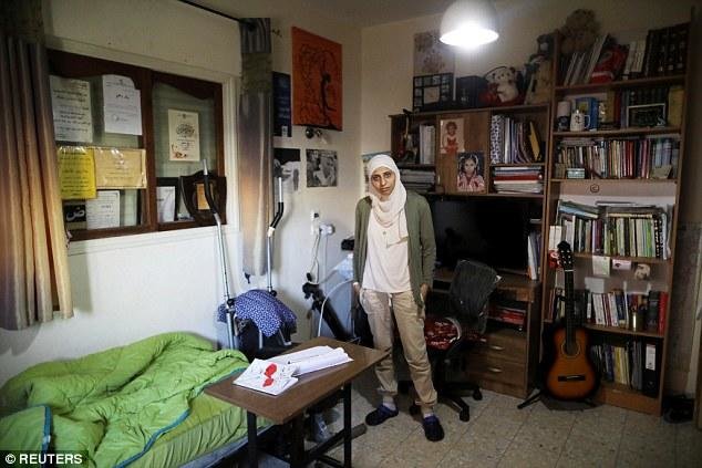 Facebook-dakı statusa görə 5 ay həbs aldı - FOTO