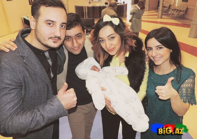 Dünən ana olan müğənninin xəstəxanadan FOTOLARI YAYILDI