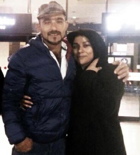 Sevgilisinin ayrılmaq istəyini eşidən oğlan görün nə etdi - FOTOLAR