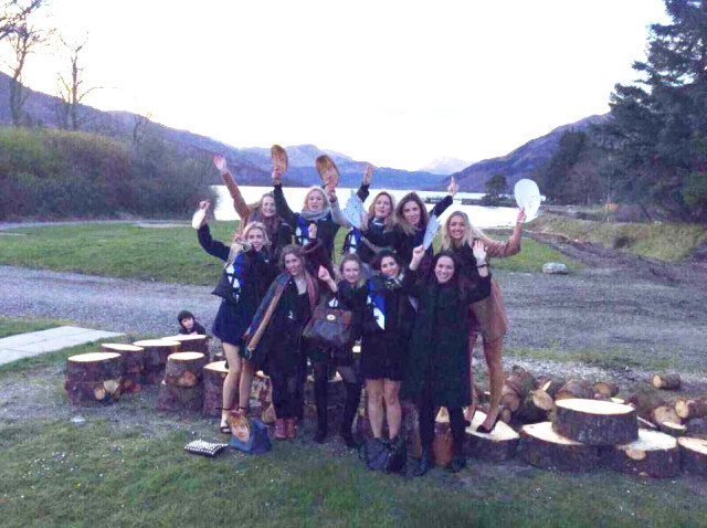 Sonradan fotoya baxanda şoka düşdülər - Əslində arxadakı uşaq... / FOTOLAR