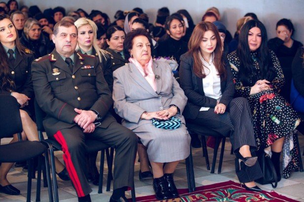 Yerli məşhurlar 8 Martı qadın həbsxanasında keçirdilər - FOTOLAR