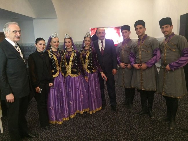 Əməkdar artist ikinci dəfə ana oldu - FOTO