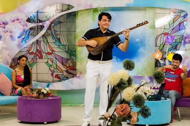 Azərbaycanlı məşhura görə ərindən boşandı - Canlı efirə zəng edən qadının bu sözləri şok etdi - FOTO