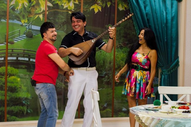 Azərbaycanlı məşhura görə ərindən boşandı - Canlı efirə zəng edən qadının bu sözləri şok etdi - FOTO