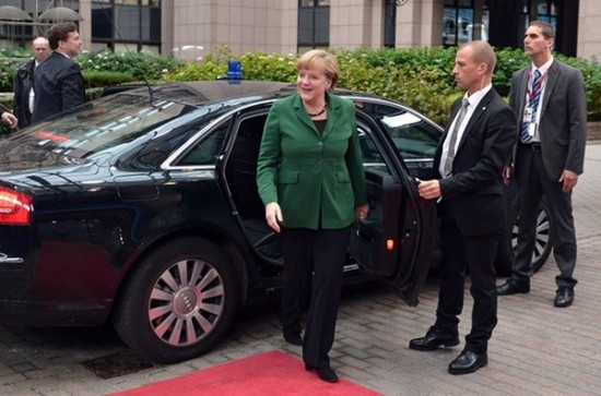 Almaniya kansleri Angela Merkel âAudi A8", ile ilgili gÃ¶rsel sonucu
