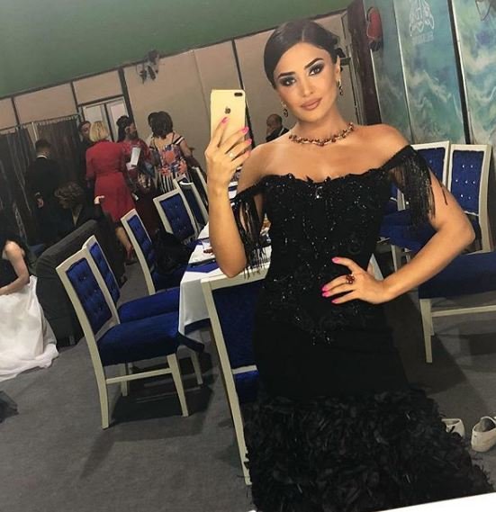 "Maşın şou"da Pərvin Abıyeva rüzgarı əsdi - Cazibədar aktrisadan gözqamaşdırıcı FOTOLAR