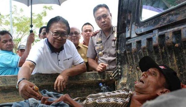 Qəza nəticəsində avtobusun pəncərəsindən 