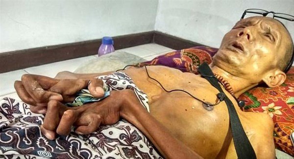 Qəza nəticəsində avtobusun pəncərəsindən 