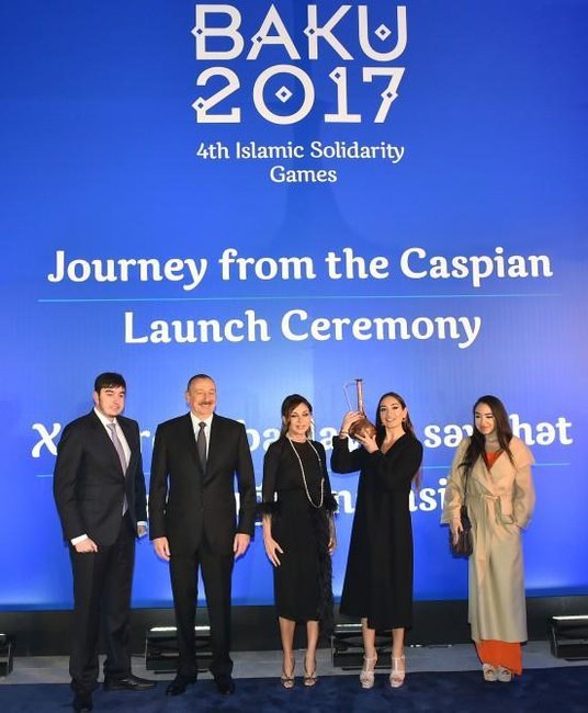 Prezident və ailəsi İslam oyunları ilə bağlı tədbirdə - FOTOLAR