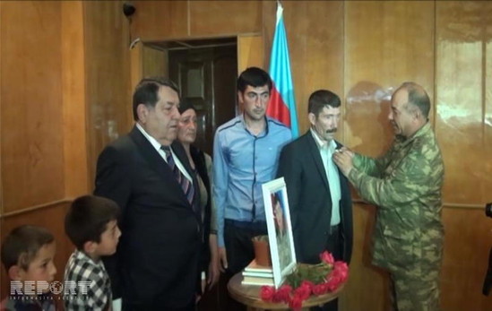 Şəhid gizirimizin medalı ailəsinə təqdim olunub - FOTOLAR