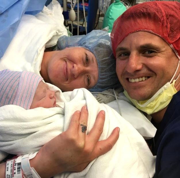 Bu kişi hər gecə arvadı və arvadının sevgilisinin ortasında yatır - FOTOLAR