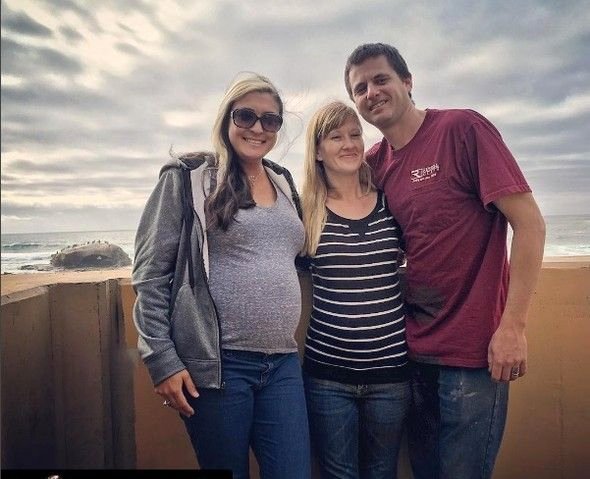 Bu kişi hər gecə arvadı və arvadının sevgilisinin ortasında yatır - FOTOLAR