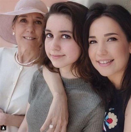 Xərçəngdən dünyasını dəyişən müğənninin qızı - FOTOLAR