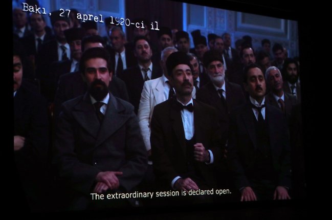 Prezidentin qızları film təqdimatında - Fotolar